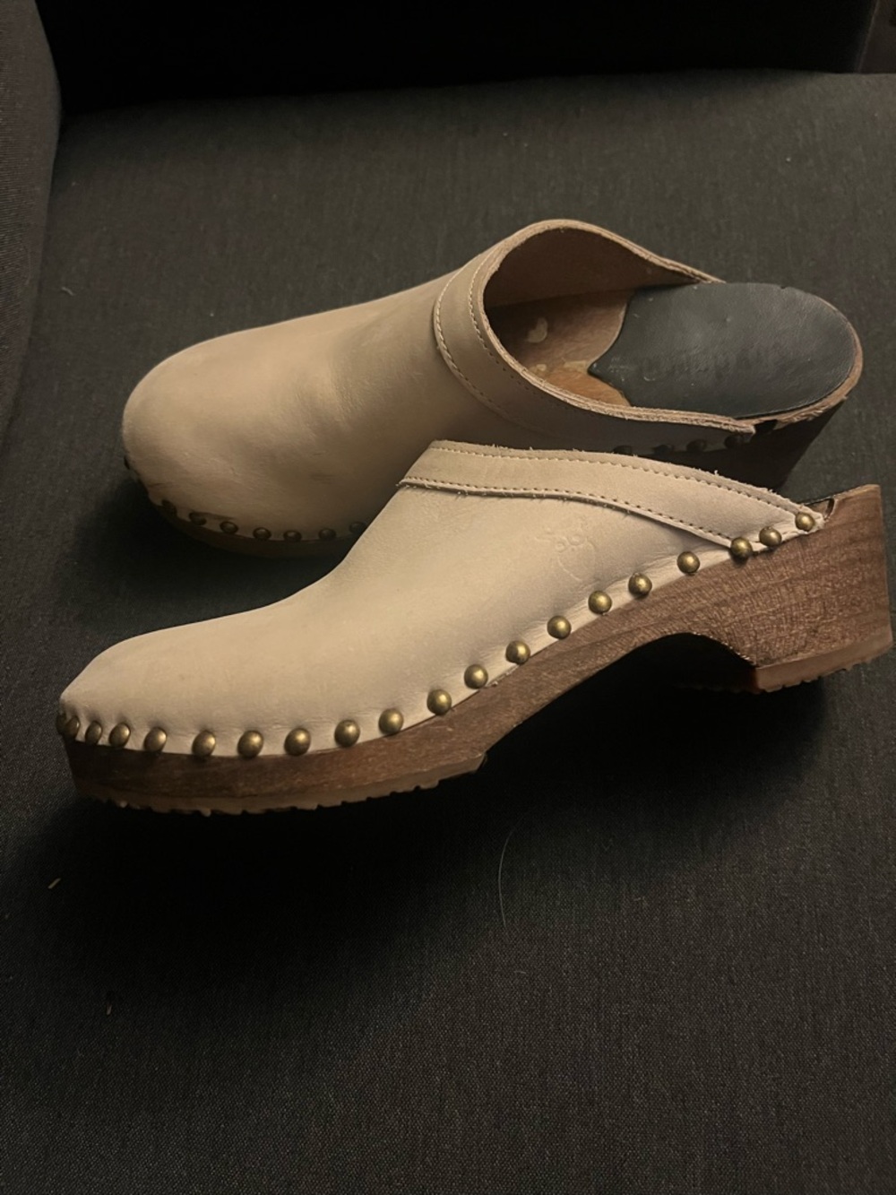 Sandgrens Beige/White Studded Leather Clogs 40